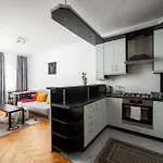 Rondo Onz Red & Yellow Apartment
