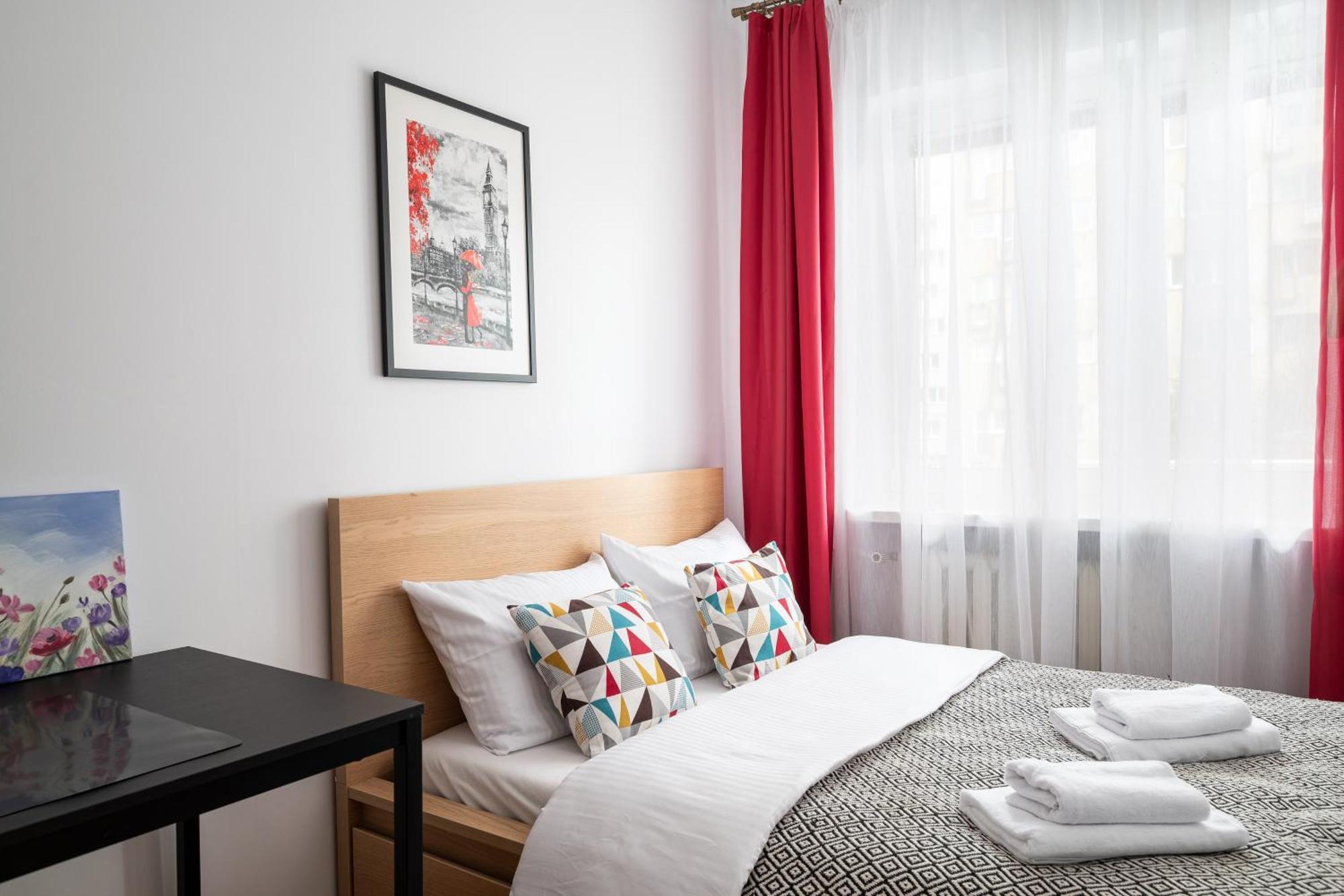 Rondo Onz Red & Yellow Apartament