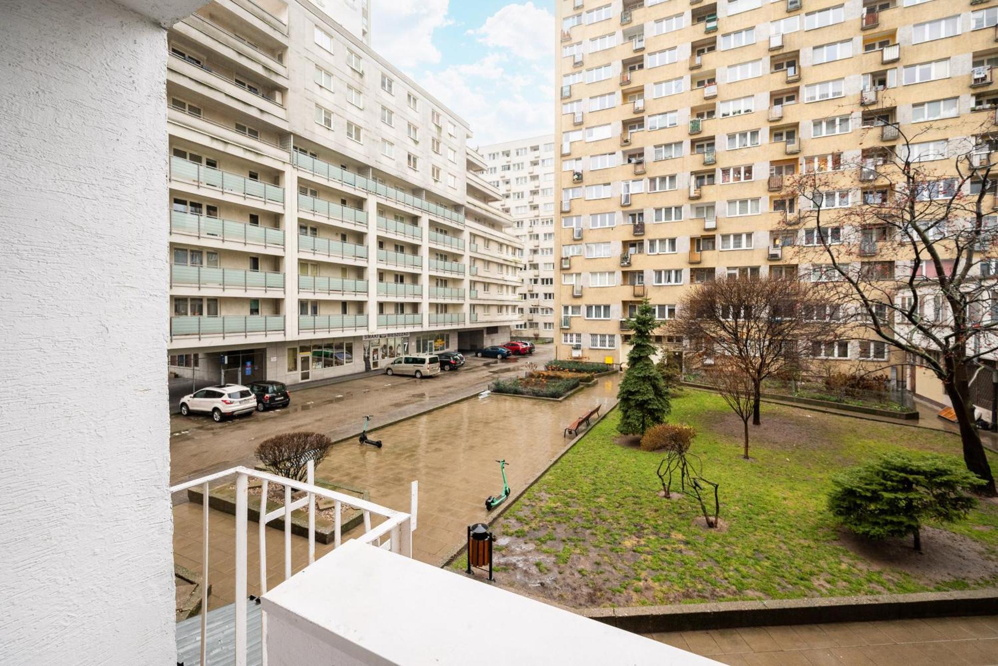 Rondo Onz Red & Yellow Apartament *